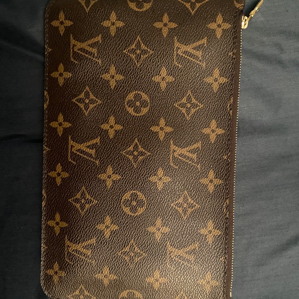 Louis Vuitton Neverfull Wristlet